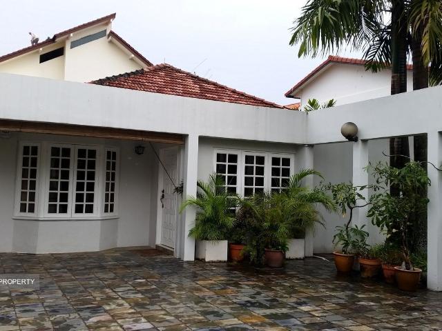 Detached House for rent in Chai Chee