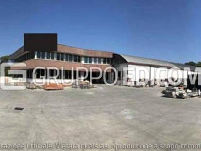 Locale Commerciale in vendita a Refrontolo, Veneto
