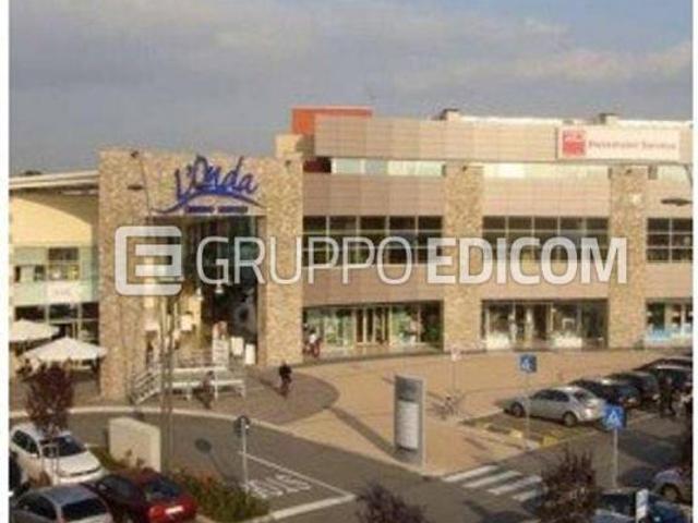 Locale Commerciale in vendita a Capriate San Gervasio, Lombardia