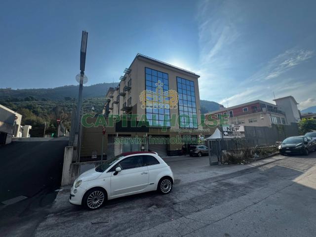 Capannone in vendita a Roccapiemonte, Campania