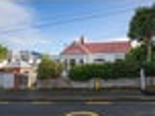 Townhouse for rent in Otakou