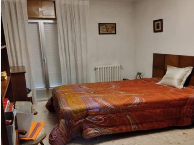 Piso en venta en Montealegre, Ourense