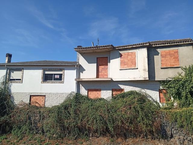 Casa en venta en A Rúa, Ourense