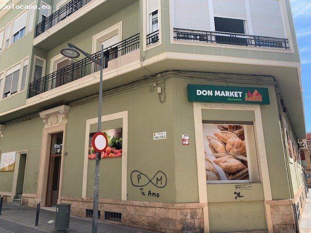 Local Comercial en venta en Barrio de las Cruces, Almería