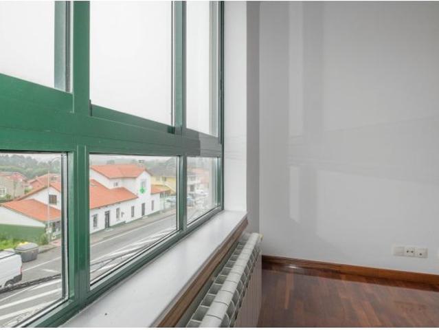 Piso en venta en Bergondo, Sobre a Igrexa