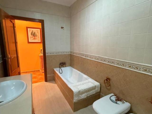 Chalet en venta en La Celada, Carmona