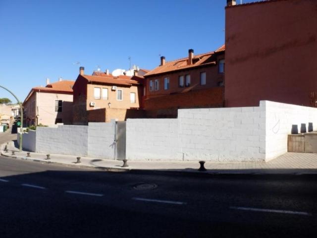 Terreno en venta en Los Santos De La Humosa, Madrid