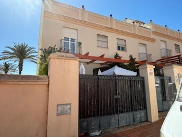 Chalet en venta en Castillo de la Duquesa, Costa del Sol Occidental