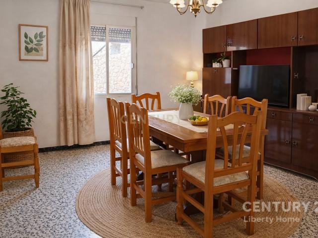 Casa en venta en Ademuz, Valencia