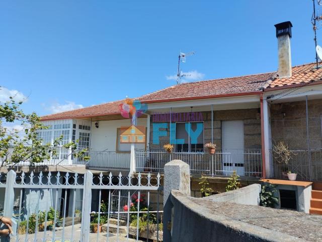 Casa en venta en A Merca, Queiroás