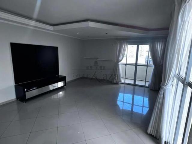 Apartamento venda em Região Imediata de São José dos Campos, Região Metropolitana do Vale do Paraíba e Litoral Norte