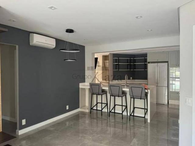 Apartamento venda em Região Imediata de São José dos Campos, Região Metropolitana do Vale do Paraíba e Litoral Norte