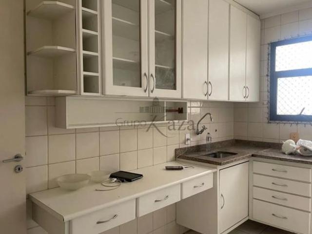 Apartamento venda em Região Imediata de São José dos Campos, Região Metropolitana do Vale do Paraíba e Litoral Norte