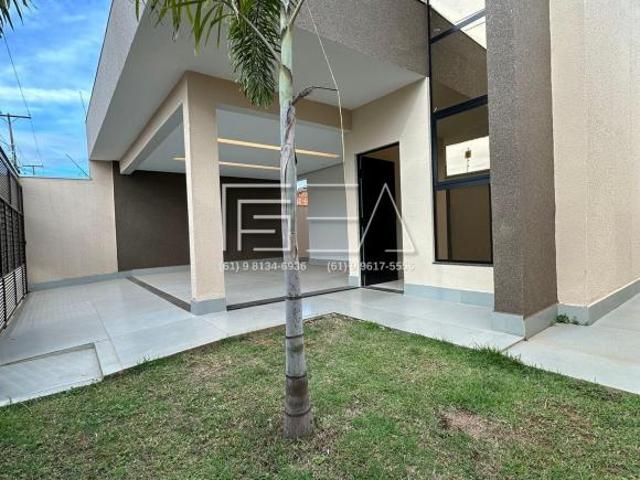 Casa venda em Região Geográfica Imediata de Águas Lindas de Goiás, Região Integrada de Desenvolvimento do Distrito Federal e Entorno