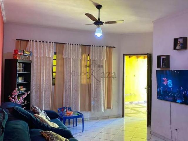 Casa venda em Região Imediata de São José dos Campos, Região Metropolitana do Vale do Paraíba e Litoral Norte