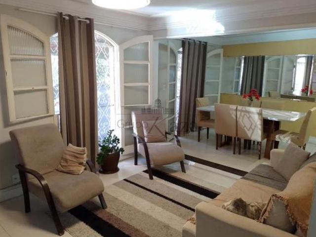 Casa venda em Região Imediata de São José dos Campos, Região Metropolitana do Vale do Paraíba e Litoral Norte