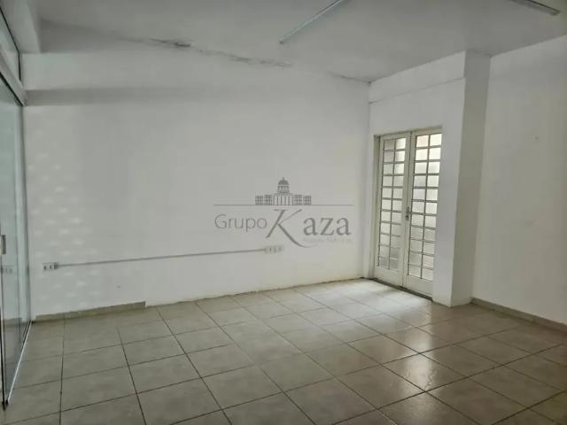Casa aluguel em Região Imediata de São José dos Campos, Região Metropolitana do Vale do Paraíba e Litoral Norte