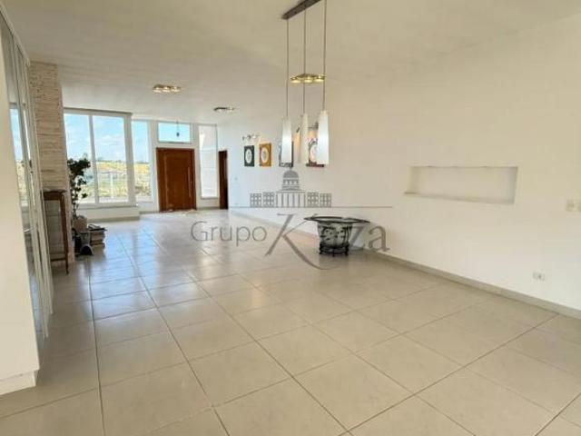 Casa venda em Região Imediata de São José dos Campos, Região Metropolitana do Vale do Paraíba e Litoral Norte