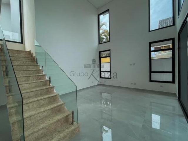 Casa venda em Região Imediata de São José dos Campos, Região Metropolitana do Vale do Paraíba e Litoral Norte