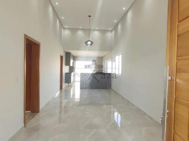 Casa venda em Região Imediata de São José dos Campos, Região Metropolitana do Vale do Paraíba e Litoral Norte