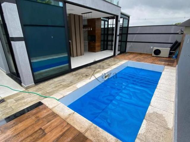 Casa venda em Região Imediata de São José dos Campos, Região Metropolitana do Vale do Paraíba e Litoral Norte
