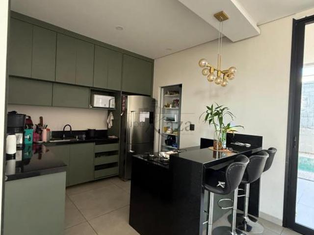 Casa venda em Região Imediata de São José dos Campos, Região Metropolitana do Vale do Paraíba e Litoral Norte