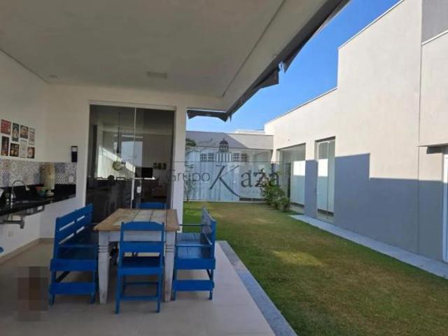 Casa venda em Região Imediata de São José dos Campos, Região Metropolitana do Vale do Paraíba e Litoral Norte