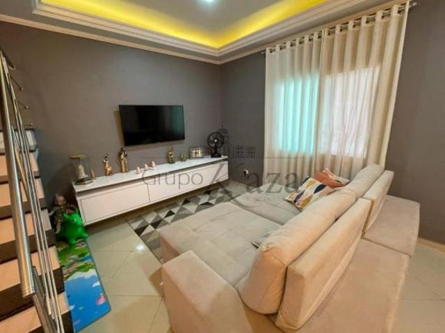 Casa venda em Região Imediata de São José dos Campos, Região Metropolitana do Vale do Paraíba e Litoral Norte