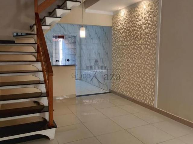 Casa venda em Região Imediata de São José dos Campos, Região Metropolitana do Vale do Paraíba e Litoral Norte