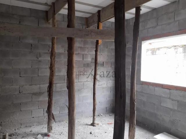 Casa venda em Região Imediata de São José dos Campos, Região Metropolitana do Vale do Paraíba e Litoral Norte