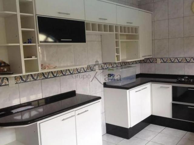 Casa venda em Região Imediata de São José dos Campos, Região Metropolitana do Vale do Paraíba e Litoral Norte