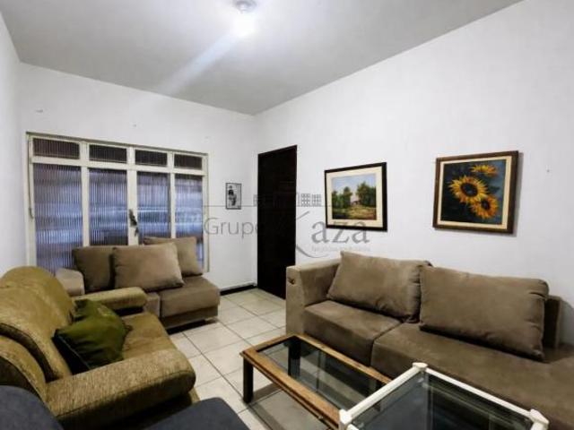 Casa venda em Região Imediata de São José dos Campos, Região Metropolitana do Vale do Paraíba e Litoral Norte