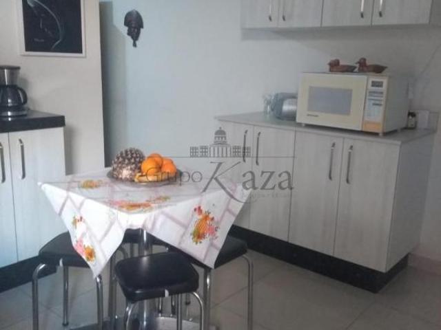 Casa venda em Região Imediata de São José dos Campos, Região Metropolitana do Vale do Paraíba e Litoral Norte