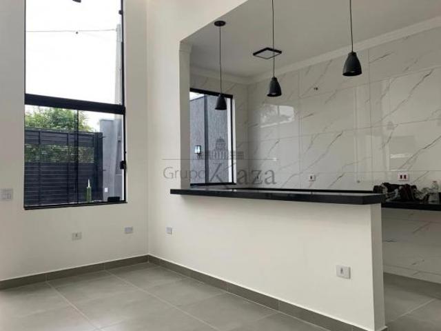 Casa venda em Região Imediata de São José dos Campos, Região Metropolitana do Vale do Paraíba e Litoral Norte