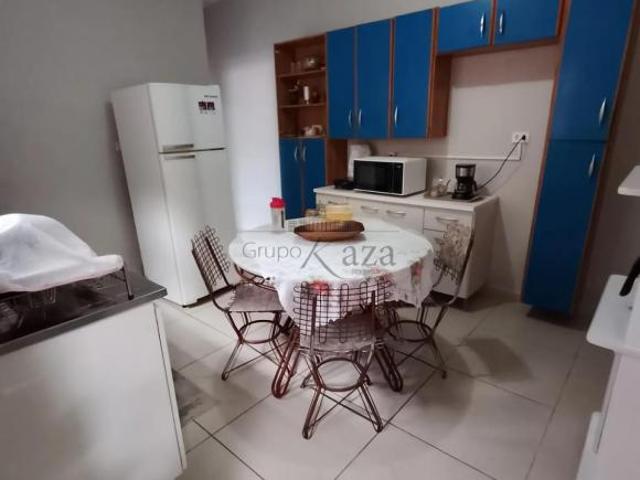Casa venda em Região Imediata de São José dos Campos, Região Metropolitana do Vale do Paraíba e Litoral Norte