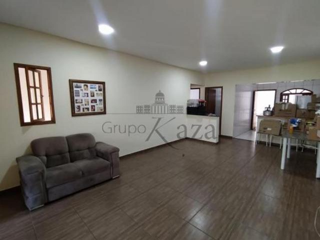 Casa venda em Região Imediata de São José dos Campos, Região Metropolitana do Vale do Paraíba e Litoral Norte