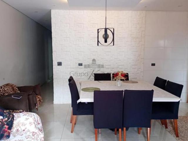 Casa venda em Região Imediata de São José dos Campos, Região Metropolitana do Vale do Paraíba e Litoral Norte