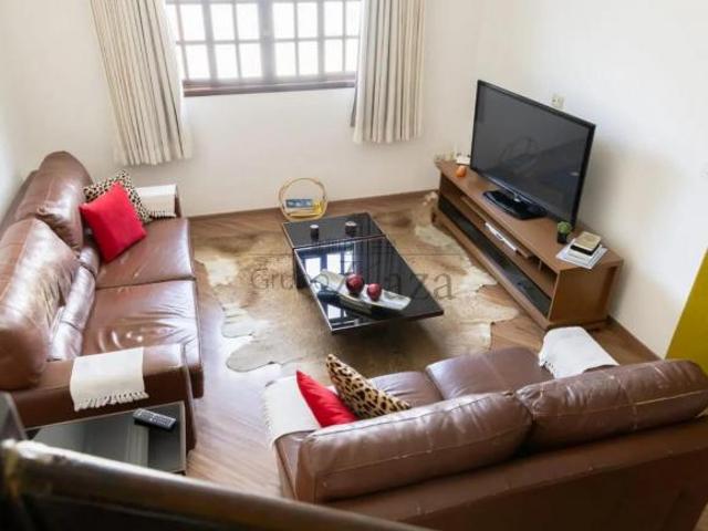 Casa venda em Região Imediata de São José dos Campos, Região Metropolitana do Vale do Paraíba e Litoral Norte