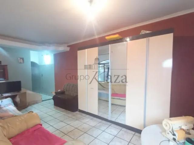 Casa aluguel em Região Imediata de São José dos Campos, Região Metropolitana do Vale do Paraíba e Litoral Norte