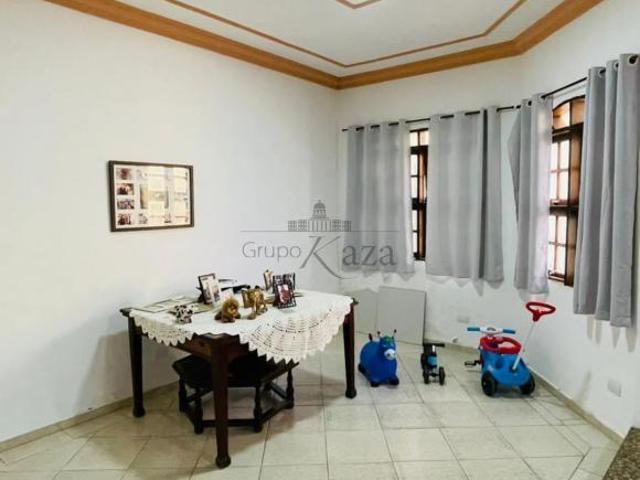 Casa venda em Região Imediata de São José dos Campos, Região Metropolitana do Vale do Paraíba e Litoral Norte