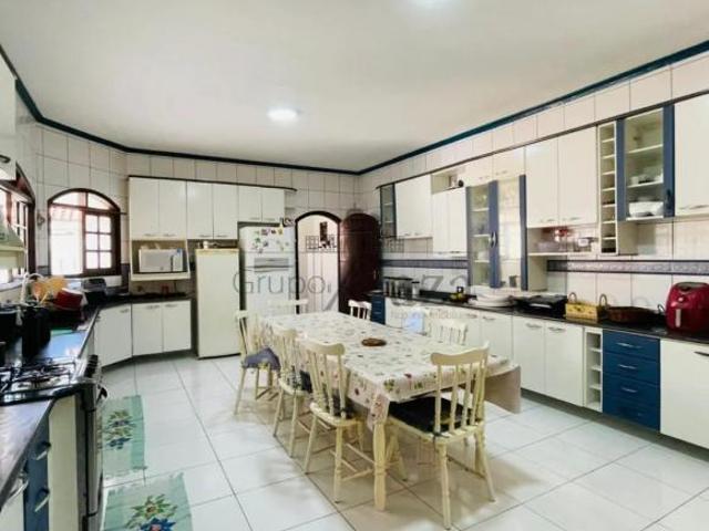 Casa venda em Região Imediata de São José dos Campos, Região Metropolitana do Vale do Paraíba e Litoral Norte