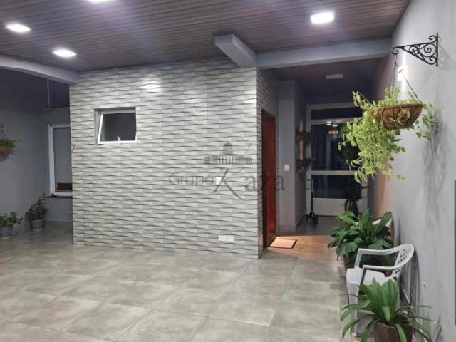 Casa venda em Região Imediata de São José dos Campos, Região Metropolitana do Vale do Paraíba e Litoral Norte