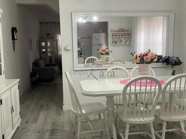 Casa venda em Região Imediata de São José dos Campos, Região Metropolitana do Vale do Paraíba e Litoral Norte