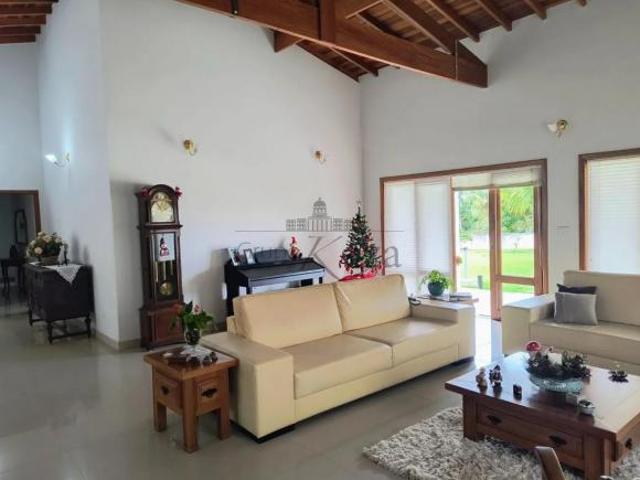 Casa venda em Região Imediata de São José dos Campos, Região Metropolitana do Vale do Paraíba e Litoral Norte