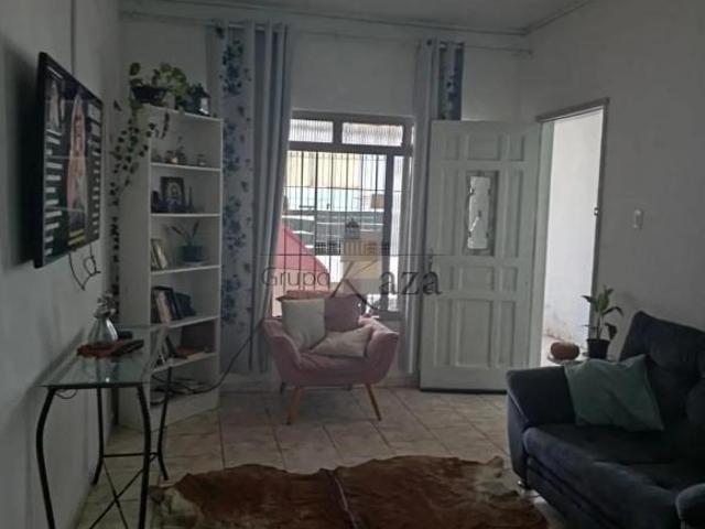 Casa venda em Região Imediata de São José dos Campos, Região Metropolitana do Vale do Paraíba e Litoral Norte