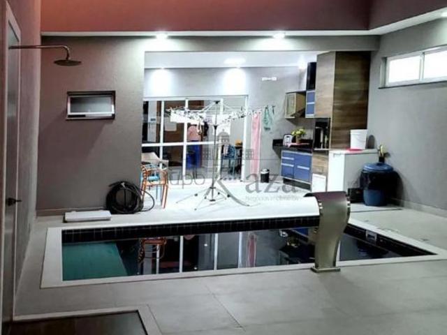 Casa venda em Região Imediata de São José dos Campos, Região Metropolitana do Vale do Paraíba e Litoral Norte