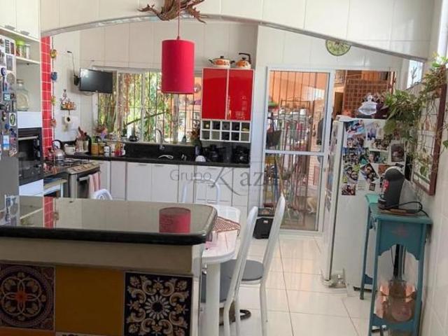 Casa venda em Região Imediata de São José dos Campos, Região Metropolitana do Vale do Paraíba e Litoral Norte