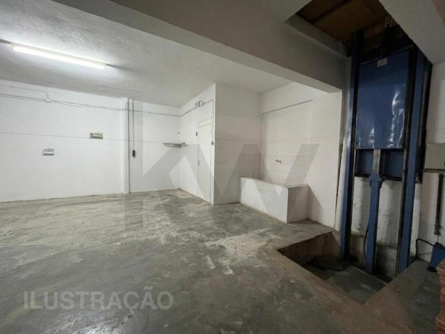 Armazém alugar em Casal do Privilégio, Odivelas