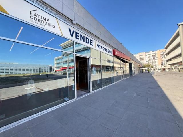 Armazém venda em Ramalha, Almada