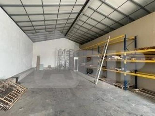 Armazém alugar em Bairro Quinta da Fonte, Barreiro